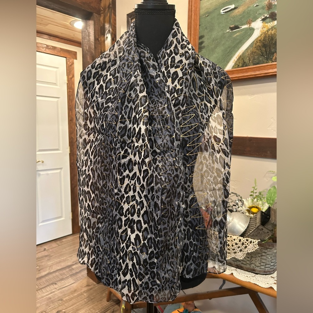 Leopard Print Scarf - Picture 4 of 5